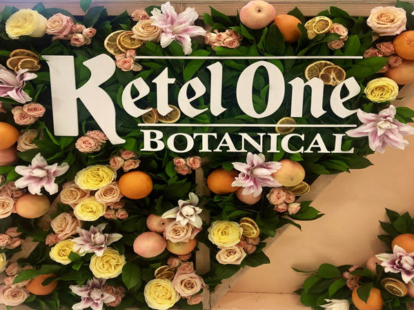 春季活動(dòng)策劃使用品牌酒吧和推車，提升您的品牌效應(yīng)!