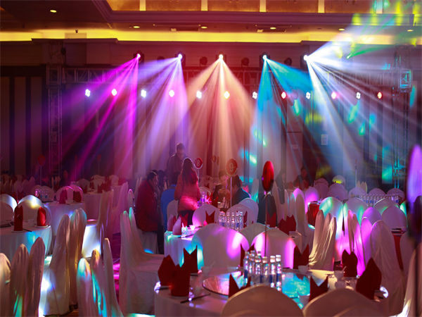 舞臺(tái)魔法：燈光如何提升設(shè)備租賃體驗(yàn)